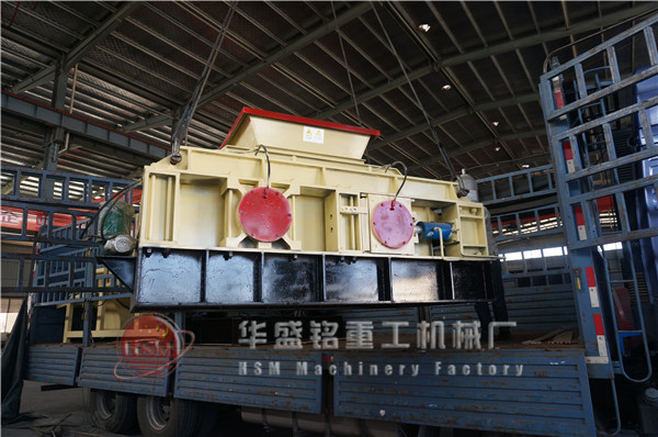 2PG1000x800型全液壓對(duì)輥粉碎機(jī)裝車(chē)發(fā)往江蘇蘇州